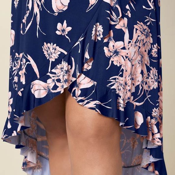 Plus Size Floral Print Wrap Dress - Picture 3 of 5